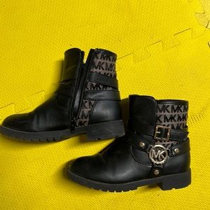 Girls Michael Kors booties black monogram